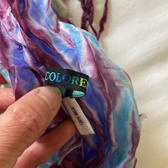 Beautiful silk scarf - Picture 4 of 5